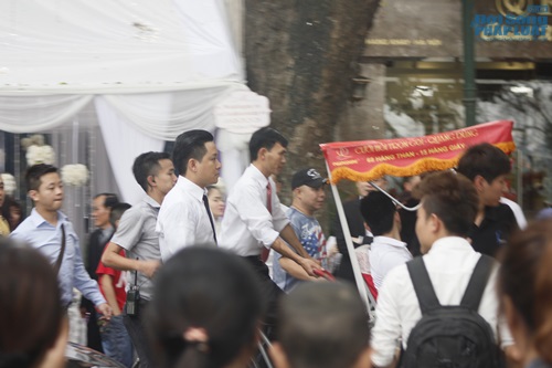 Khắc Việt, Duy Khánh bê tráp ăn hỏi cho Tuấn Hưng