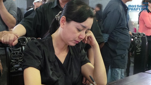 Đồng nghiệp đau buồn tiễn đưa NSND Trịnh Thịnh