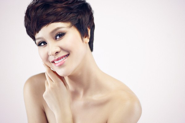 Phương Mai xin lỗi sau khi bị lên án vì 