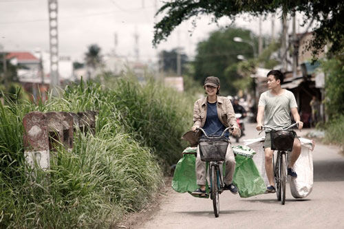Vừa đi vừa khóc tập 8: Hải Minh lần đầu đi mua ve chai Vừa đi vừa khóc tập 8: Hải Minh lần đầu đi mua ve chai