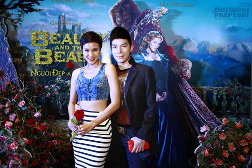 Phương Mai quỳ gối tỏ tình với Nathan Lee sau bão scandal