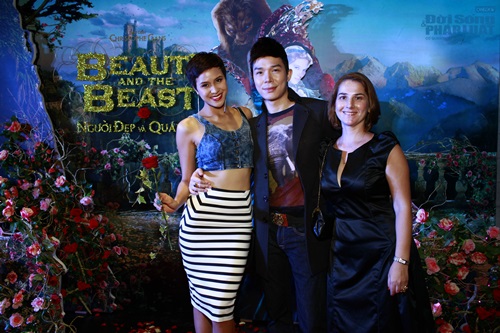 Phương Mai quỳ gối tỏ tình với Nathan Lee sau bão scandal