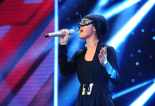 Minh Thúy Mây Trắng đòi tự tử, xin rút khỏi X-Factor