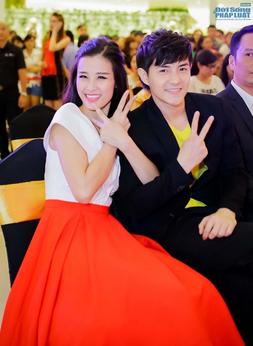 Đông Nhi, Ông Cao Thắng lần đầu diễn nhạc kịch