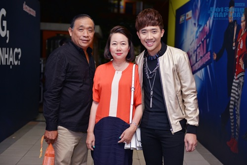 Trấn Thành thấy chạnh lòng khi bị soi mói chuyện tình cảm