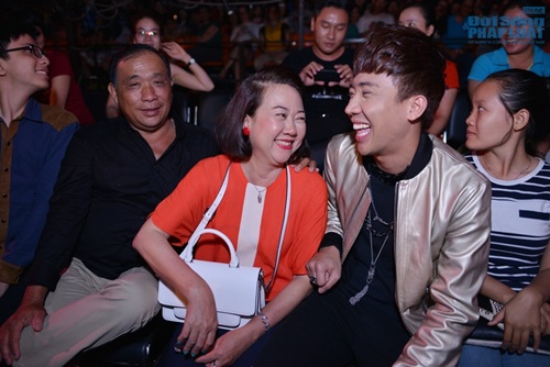 Trấn Thành thấy chạnh lòng khi bị soi mói chuyện tình cảm