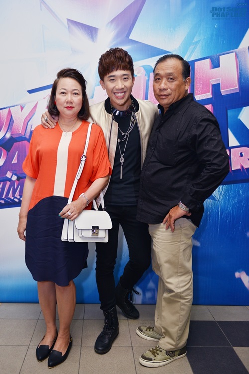 Trấn Thành thấy chạnh lòng khi bị soi mói chuyện tình cảm