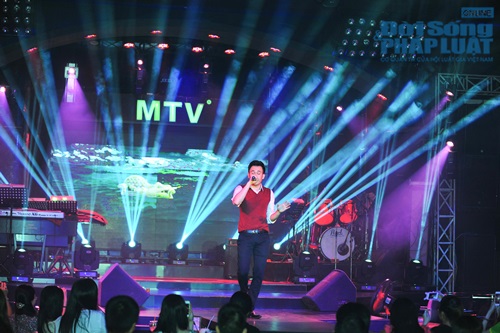 Dương Triệu Vũ mang MV 3D tới Mỹ