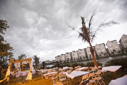 Trời mưa to trong ngày cưới Khánh Linh