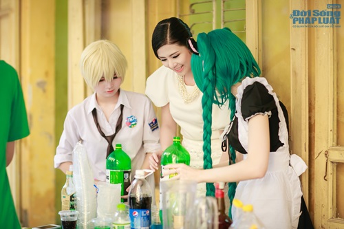 Hoa hậu Ngọc Hân dịu dàng về thăm trường cũ