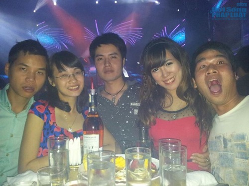 Mai Thỏ kết hôn với bạn trai vào ngày 22/5 Mai Thỏ kết hôn với bạn trai vào ngày 22/5