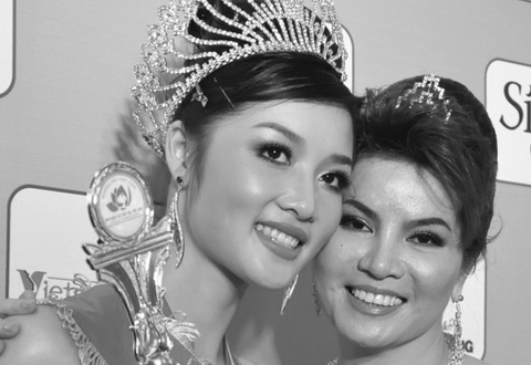 Nghiệt ngã như những bản hợp đồng Hoa hậu