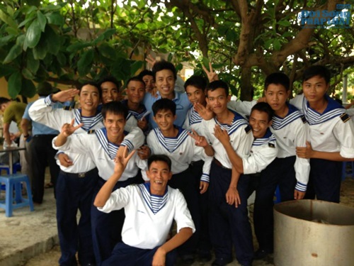 Dương Quốc Hưng sáng tác ca khúc khích lệ tinh thần lính đảo