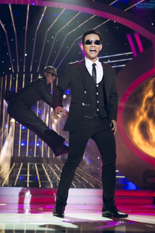 Gương mặt thân quen tập 9: Mi-a chiến thắng với màn phun lửa Gương mặt thân quen tập 9: Mi-a chiến thắng với màn phun lửa