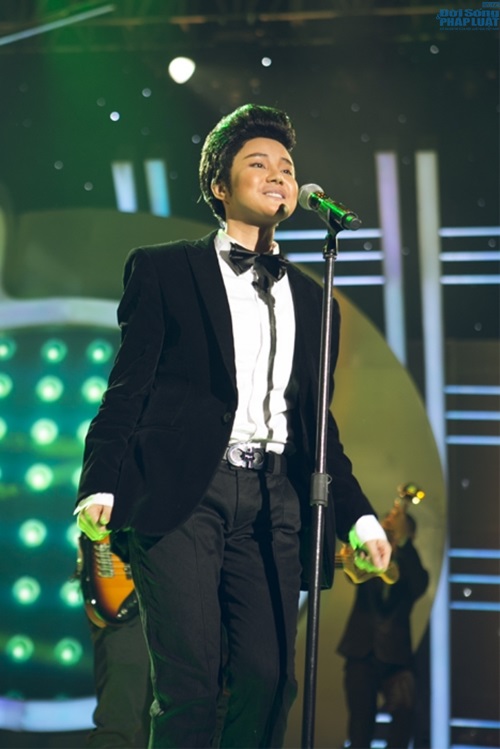 Gương mặt thân quen tập 9: Mi-a chiến thắng với màn phun lửa Gương mặt thân quen tập 9: Mi-a chiến thắng với màn phun lửa