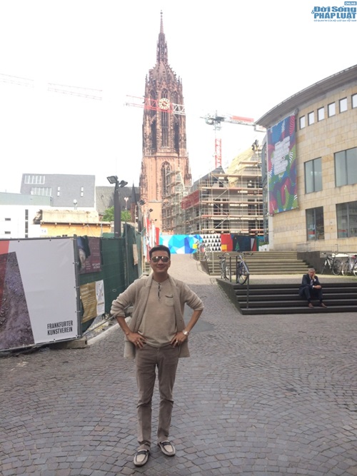 Đàm Vĩnh Hưng sang Đức biểu diễn ủng hộ biển đảo Việt Nam