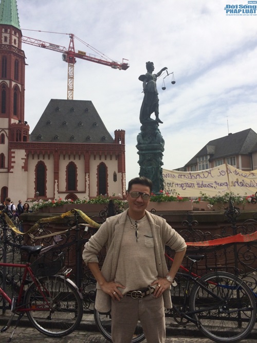 Đàm Vĩnh Hưng sang Đức biểu diễn ủng hộ biển đảo Việt Nam