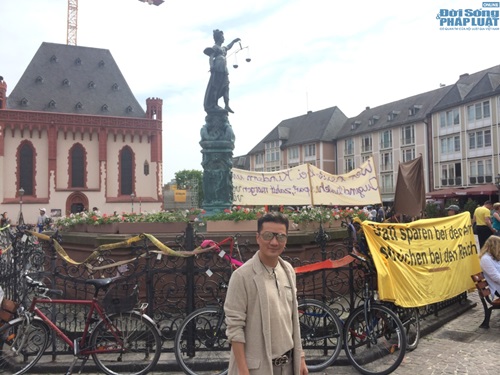 Đàm Vĩnh Hưng sang Đức biểu diễn ủng hộ biển đảo Việt Nam