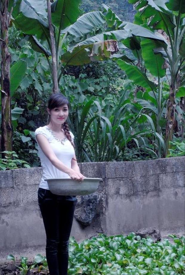 Sau scandal trả vương miện, Triệu Thị Hà về quê Sau scandal trả vương miện, Triệu Thị Hà về quê