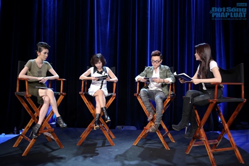 Xuân Lan diện trang phục quan đội làm đạo diễn catwalk 