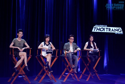 Xuân Lan diện trang phục quan đội làm đạo diễn catwalk 