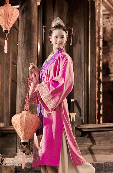 “Nhức mắt” khi Lã Thanh Huyền diện bikini khoe vòng 1