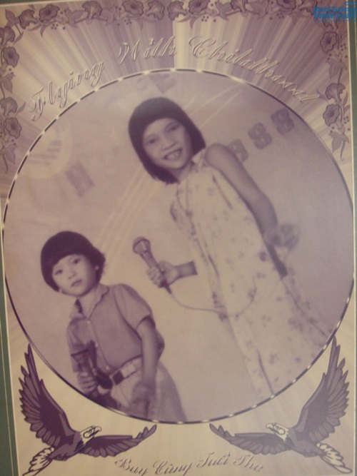 Lộ ảnh thuở 3 tuổi giống hệt con trai của Hồng Ngọc