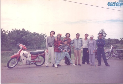 Lộ ảnh thuở 3 tuổi giống hệt con trai của Hồng Ngọc