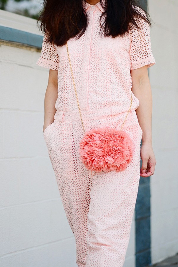 Hạ nhiệt ngày hè khi diện trang phục chất liệu Eyelet nữ tính