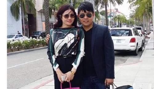 Quang Lê đi sắm đồ hiệu cùng nữ đại gia Hà Tĩnh Quang Lê đi sắm đồ hiệu cùng nữ đại gia Hà Tĩnh