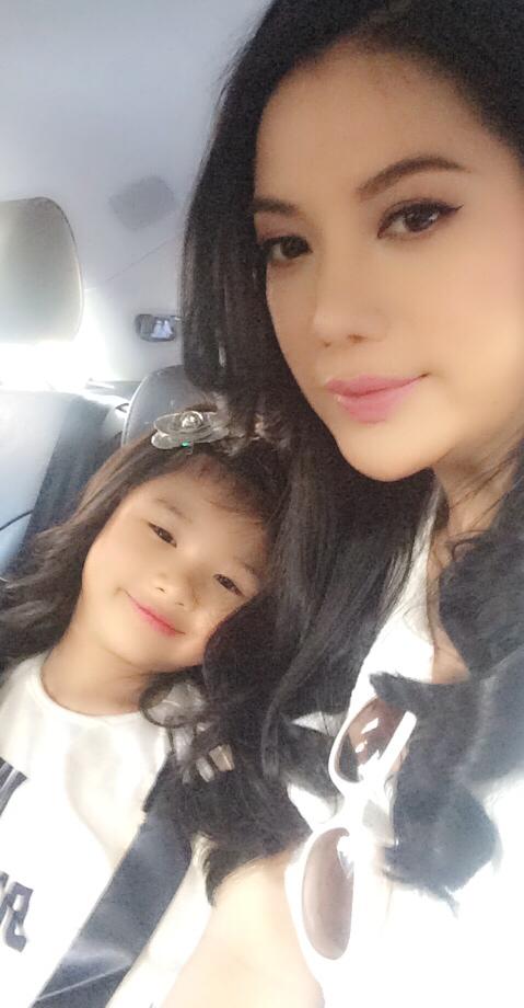 Sao Việt khoe ảnh hạnh phúc bên con nhân ngày 1/6 Sao Việt khoe ảnh hạnh phúc bên con nhân ngày 1/6