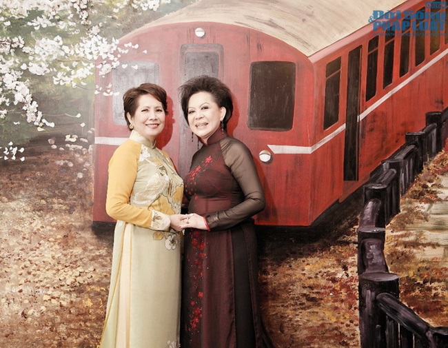 Hoa Hậu Thu Hoài khai thác đời tư danh ca Phương Dung – Giao Linh