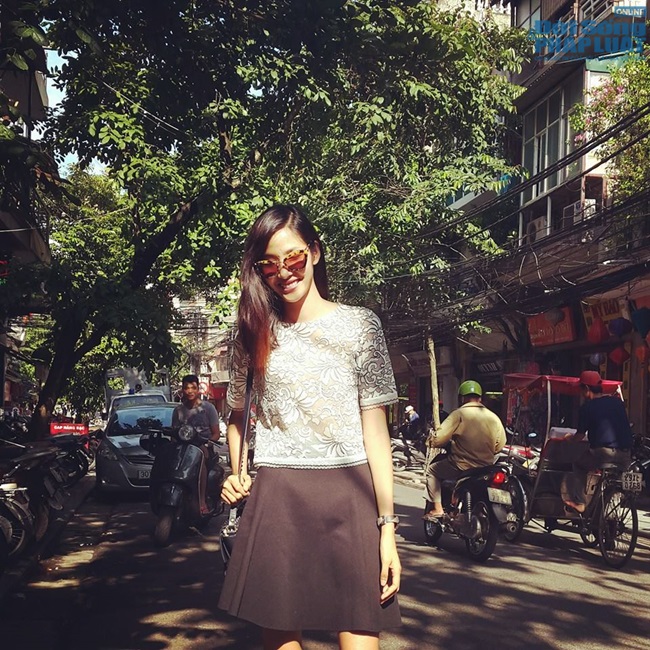 Style Sao Việt tuần qua: Trà Ngọc Hằng nổi bật với băng đô vàng