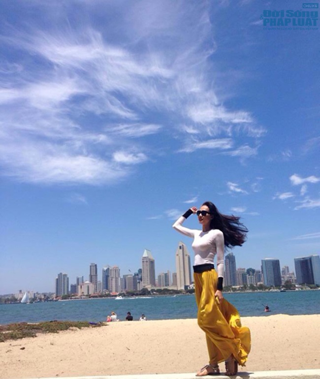 Style Sao Việt tuần qua: Trà Ngọc Hằng nổi bật với băng đô vàng