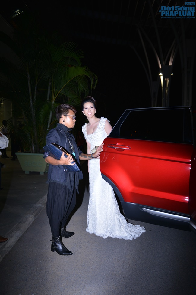 Hoa hậu Thu Hoài đẹp lộng lẫy dự sự kiện với dàn đồ hiệu