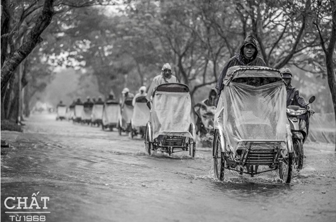 Hàng nghìn bạn trẻ nô nức tham dự triển lãm ảnh Chất Thời Gian 