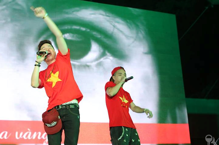 Hàng nghìn bạn trẻ nô nức tham dự triển lãm ảnh Chất Thời Gian 