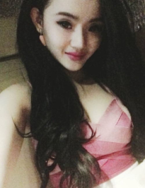 Angela Phương Trinh tặng em gái 500 USD nhân dịp 1/6 Angela Phương Trinh tặng em gái 500 USD nhân dịp 1/6