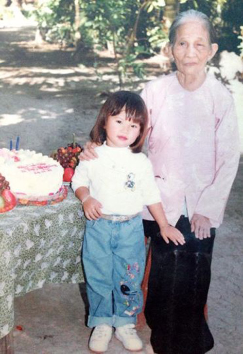 Khởi My khoe ảnh thuở 