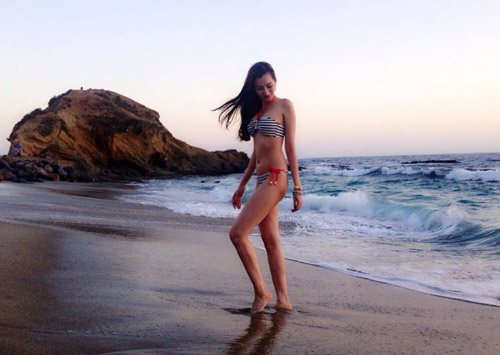 Khởi My khoe ảnh thuở 