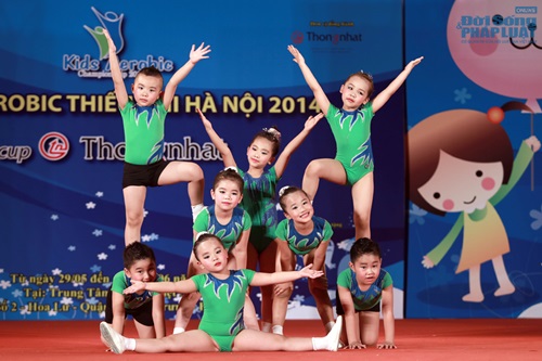 Trà Ngọc Hằng làm MC chung kêt Aerobic nhí Hà Nội