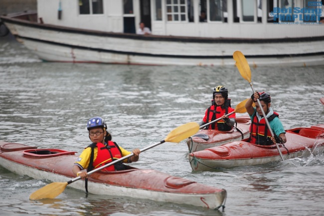 Cuộc Đua Kỳ Thú 2014: Miko Lan Trinh bật khóc nhìn bạn trai đu cầ
