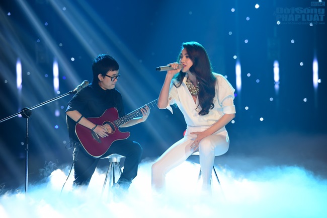 Hồ Ngọc Hà quá sung lộ dáng kém duyên “khó đỡ”