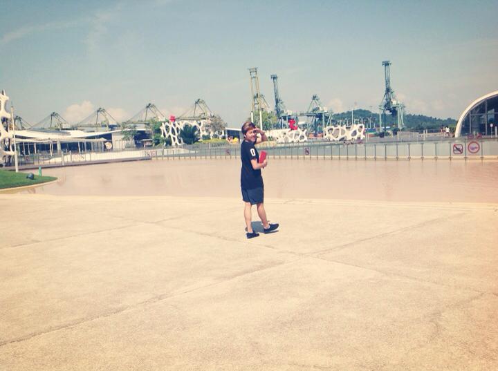 Sơn Paris đóng cửa Facebook, chính thức “rút lui” khỏi Showbiz