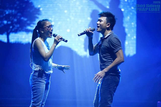 Hồng Ngọc “tung cước” với Đàm Vĩnh Hưng