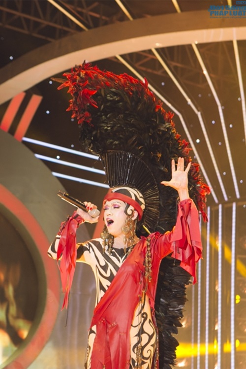 Gương mặt thân quen tập 11: Mỹ Linh lạy Hoài Lâm vì quá giỏi Gương mặt thân quen tập 11: Mỹ Linh lạy Hoài Lâm vì quá giỏi