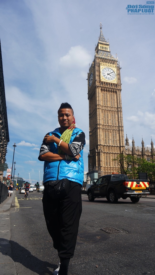 DJ Wang Trần mang chuông đi đánh trời Tây