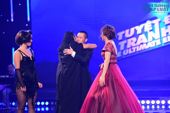 Biểu diễn xuất thần, Phạm Anh Khoa vẫn bị loại