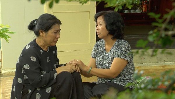 Vừa đi vừa khóc tập 35: Đông Dương - Hải Minh hôn nhau say đắm