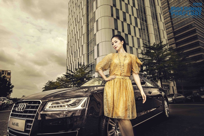 Linh Nga thả dáng bên xế hộp bạc tỷ